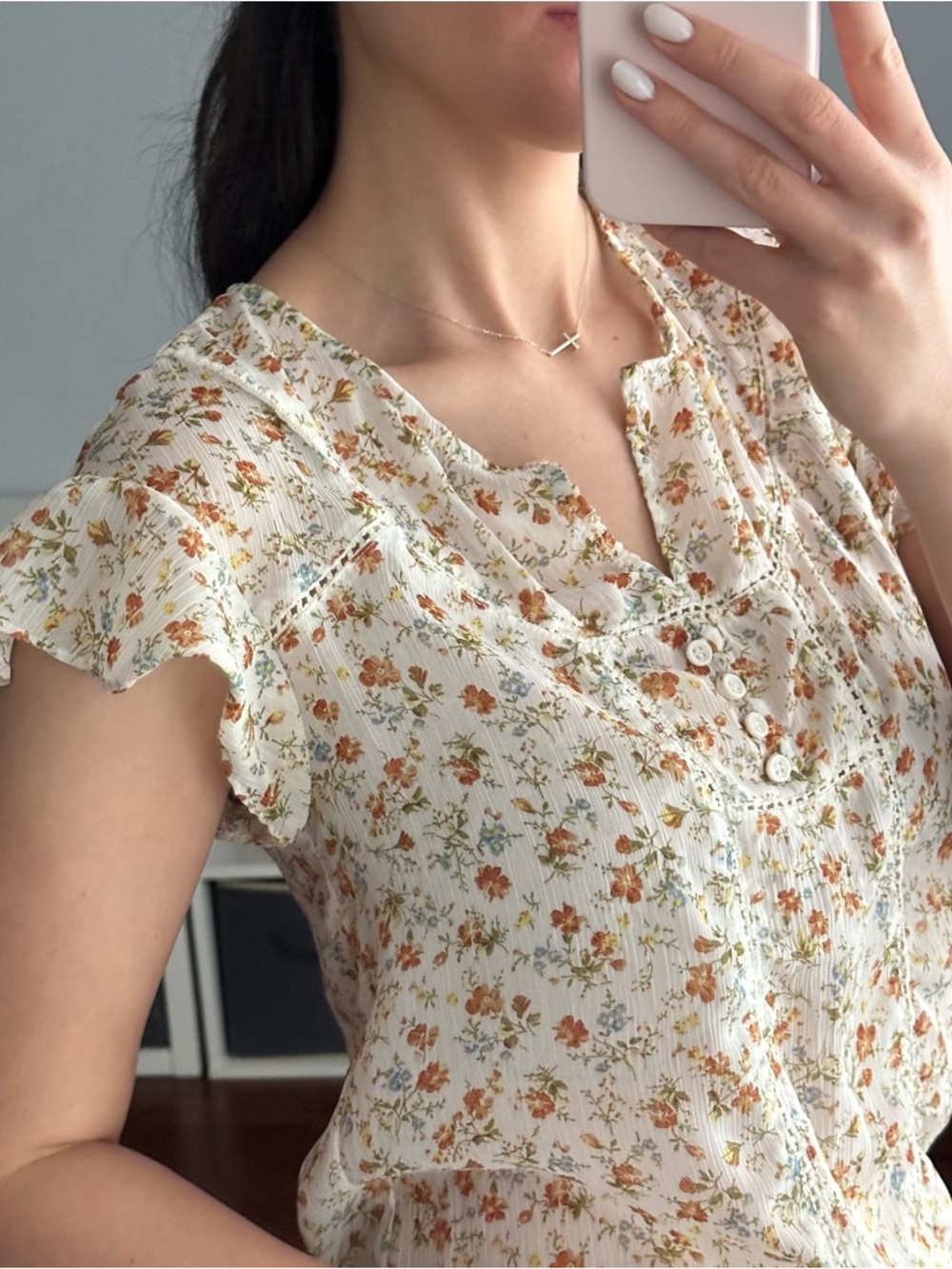 Romy Cream Floral Lace-Trim Blouse with button details - Picture 4 of 10